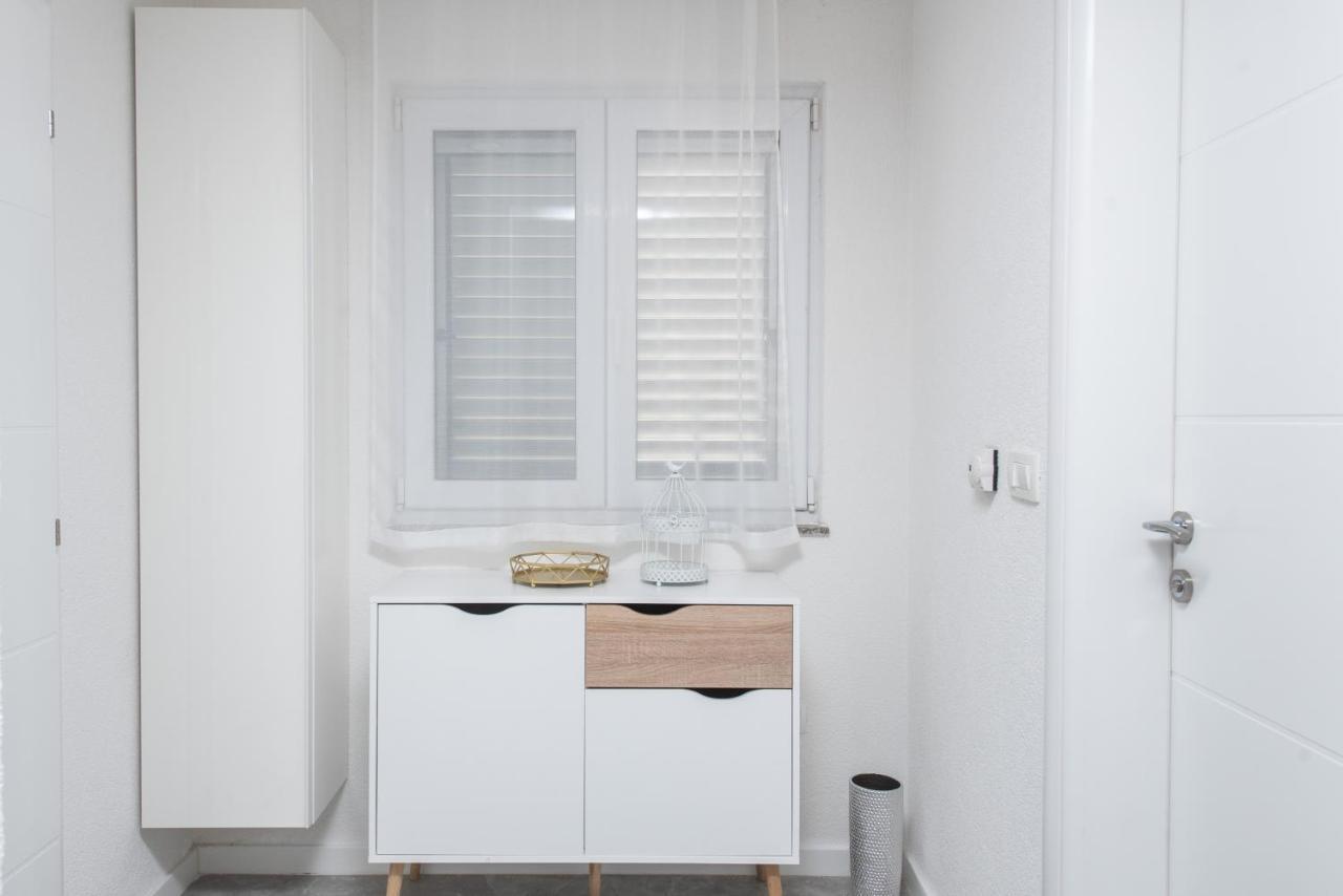 Apartmani Mara Каштела Екстер'єр фото