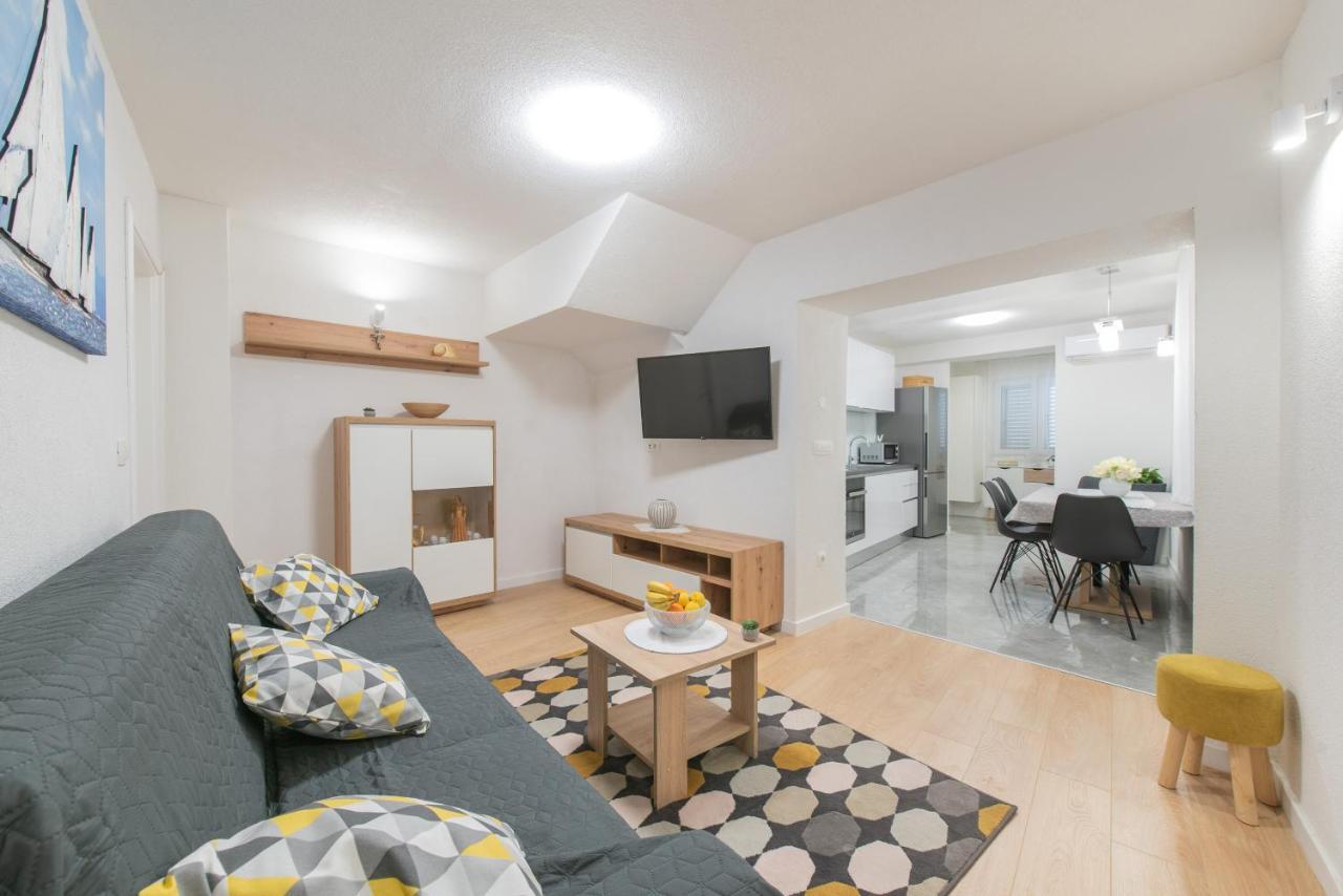 Apartmani Mara Каштела Екстер'єр фото