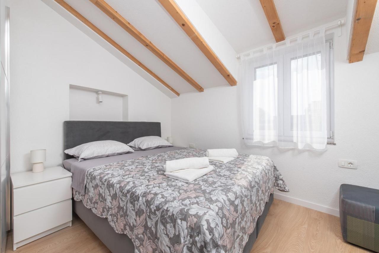 Apartmani Mara Каштела Екстер'єр фото