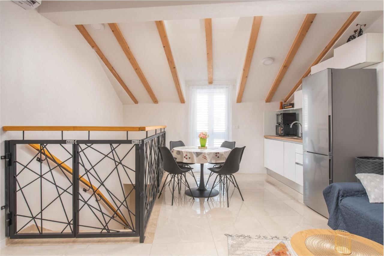 Apartmani Mara Каштела Екстер'єр фото