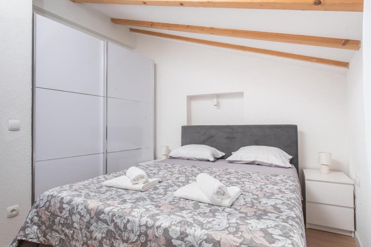 Apartmani Mara Каштела Екстер'єр фото