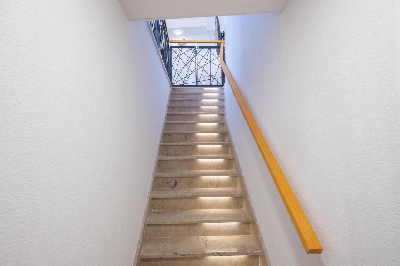 Apartmani Mara Каштела Екстер'єр фото